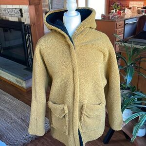 Cozy THICK hooded Jacket! 🧥